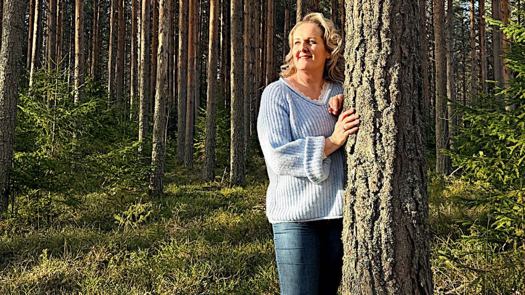 Maailman onnellisin kanssa, artikkelikuva
